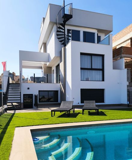 Image No.9-4 Bed Villa / Detached for sale