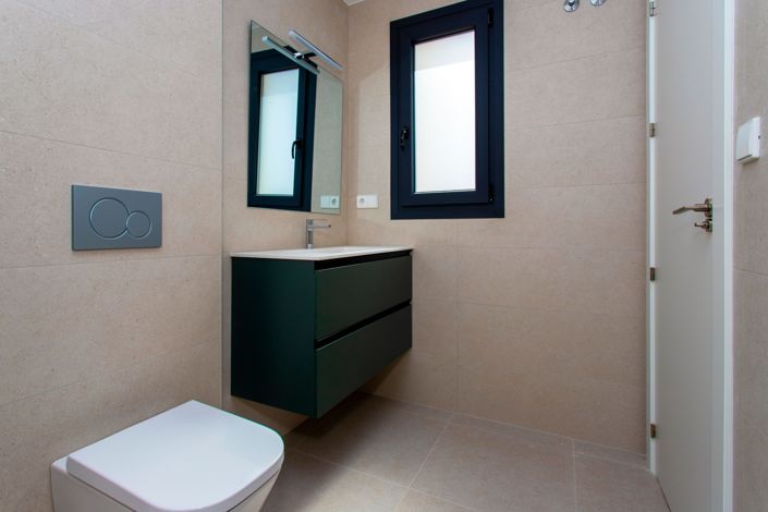 Image No.10-3 Bed Townhouse for sale