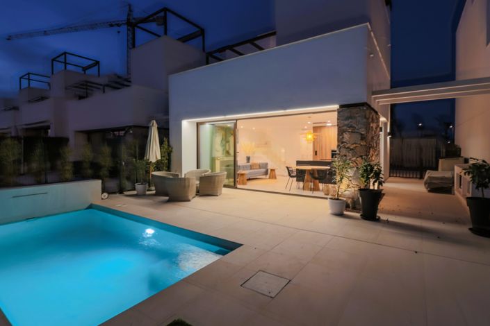 Image No.17-3 Bed Villa / Detached for sale