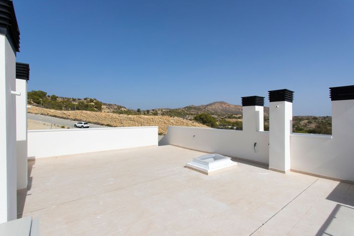 Image No.2-3 Bed Townhouse for sale