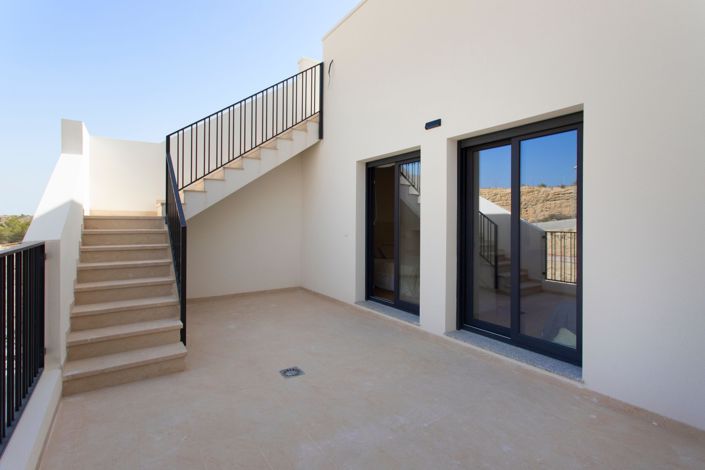 Image No.21-3 Bed Townhouse for sale
