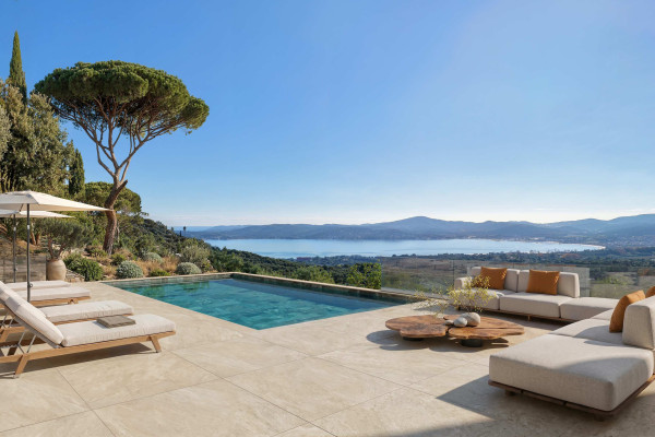 Image No.10-5 Bed Villa / Detached for sale