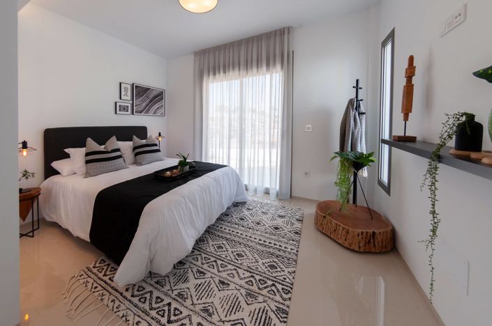 Image No.10-3 Bed Villa / Detached for sale