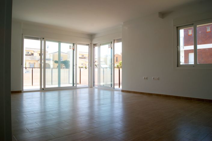 Image No.3-2 Bed Villa / Detached for sale
