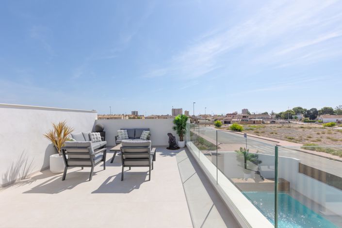 Image No.35-3 Bed Villa / Detached for sale