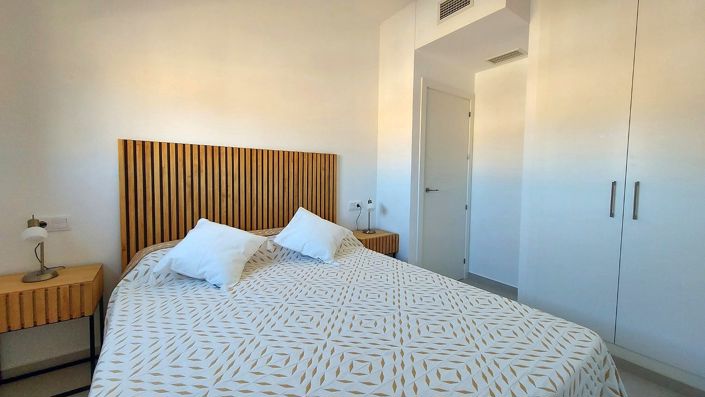 Image No.15-2 Bed Apartment for sale