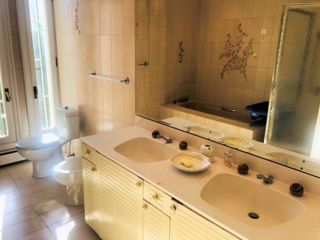 Image No.11-5 Bed Villa / Detached for sale