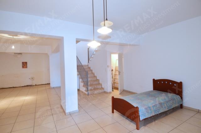 Image No.8-5 Bed Maisonette for sale