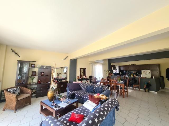 Image No.1-Appartement de 2 chambres à vendre à Attique
