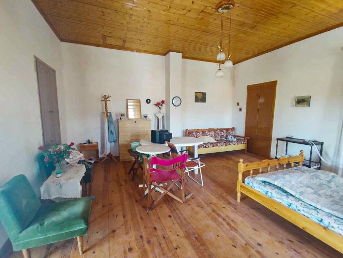 Image No.8-1 Bed House for sale