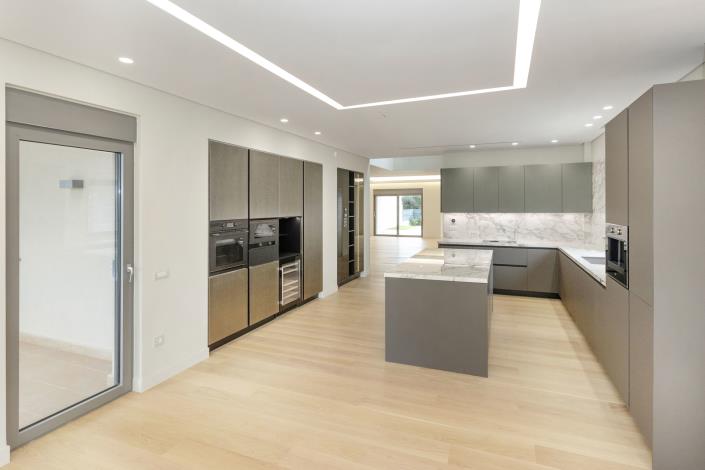 Image No.14-4 Bed Villa / Detached for sale