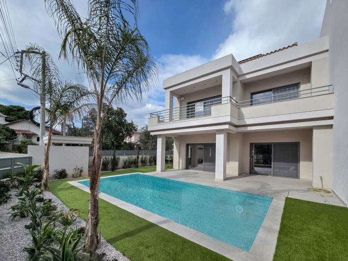 Image No.15-4 Bed Villa / Detached for sale