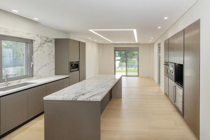 Image No.24-4 Bed Villa / Detached for sale