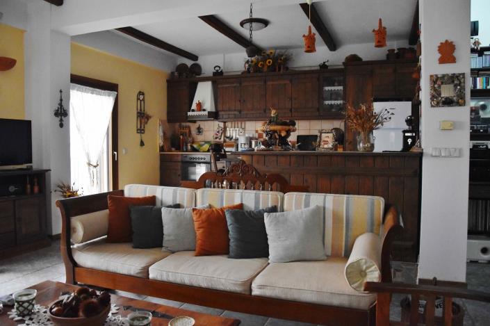 Image No.11-6 Bed House for sale