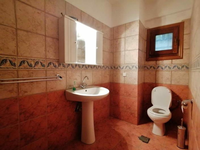 Image No.20-6 Bed House for sale