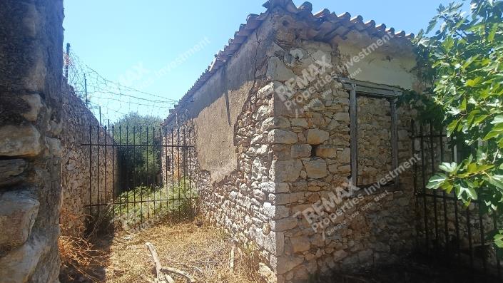 Image No.9-Propriété de 12 chambres à vendre à Kalamata