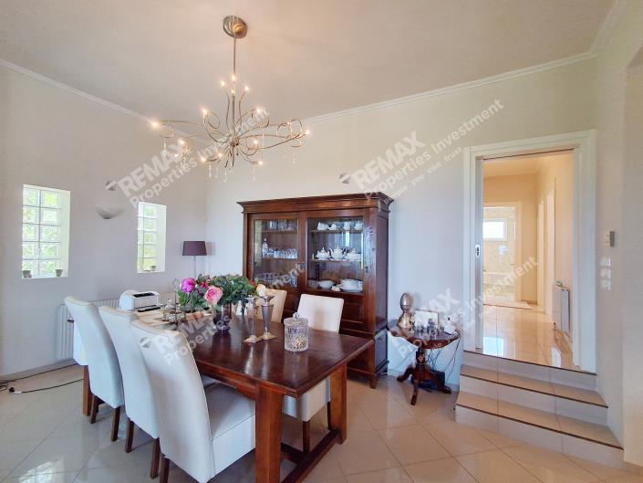 Image No.29-4 Bed Villa / Detached for sale