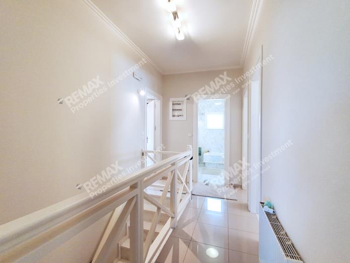 Image No.33-4 Bed Villa / Detached for sale