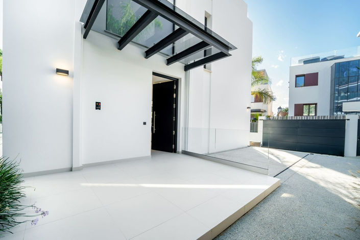 Image No.29-4 Bed Villa for sale