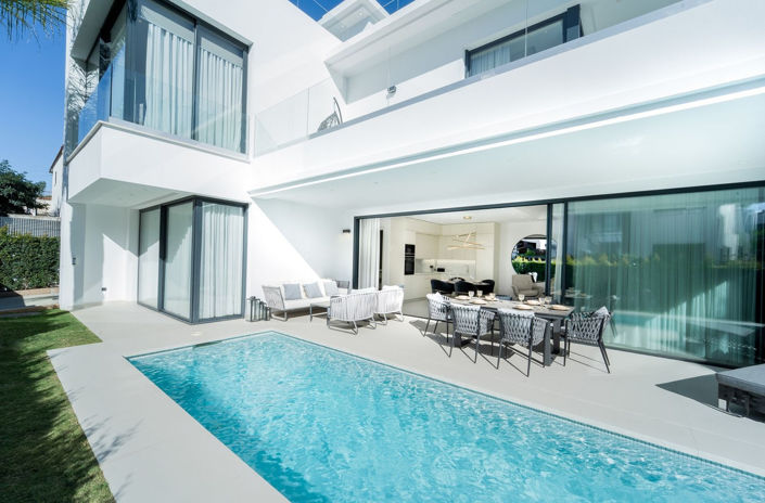 Image No.3-4 Bed Villa for sale