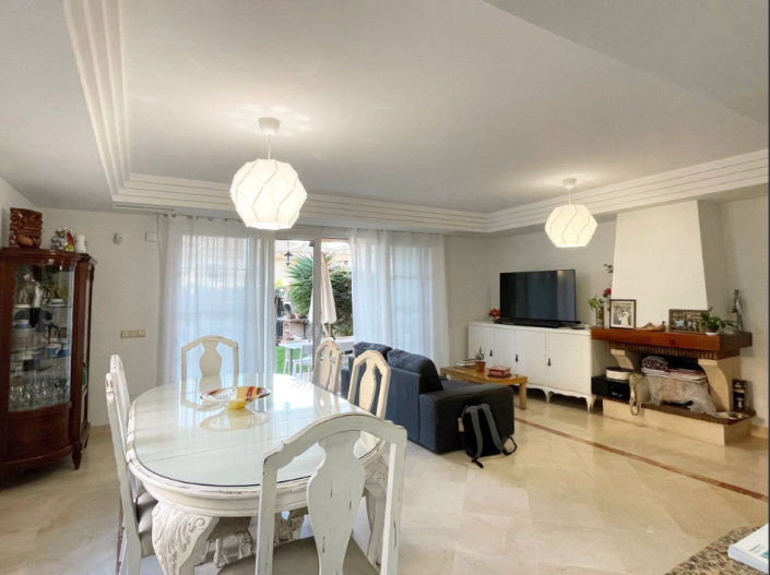 Image No.7-3 Bed Semi-Detached for sale