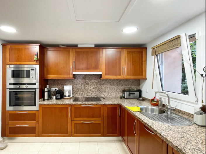 Image No.10-3 Bed Semi-Detached for sale