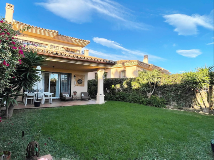 Image No.16-3 Bed Semi-Detached for sale