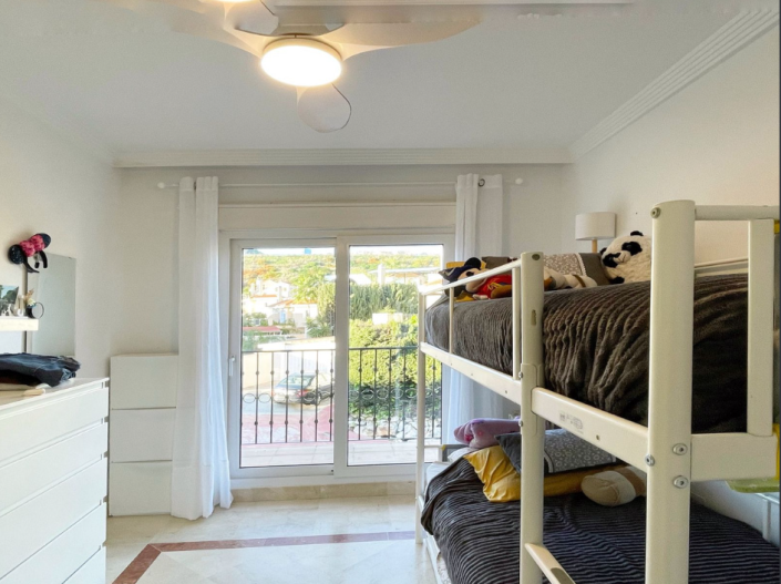 Image No.17-3 Bed Semi-Detached for sale