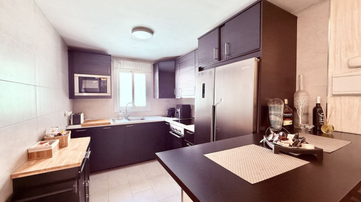 Image No.8-3 Bed Apartment for sale