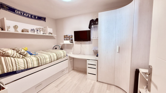 Image No.10-3 Bed Apartment for sale