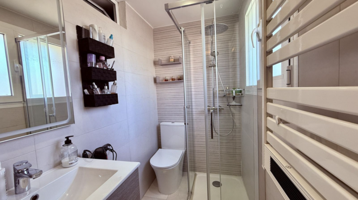 Image No.11-3 Bed Apartment for sale