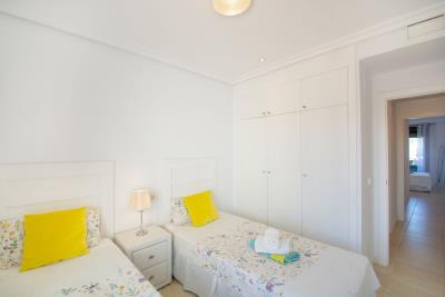 12-9d2414e6554ff283a7dbb3894364f2bd