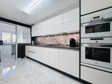 3-644887ed831e8682853ff700c7704b89