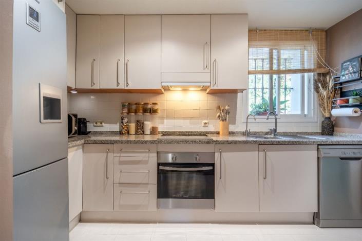 Image No.10-3 Bed Apartment for sale