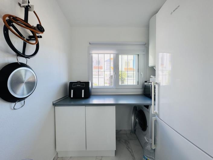 Image No.14-3 Bed Townhouse for sale