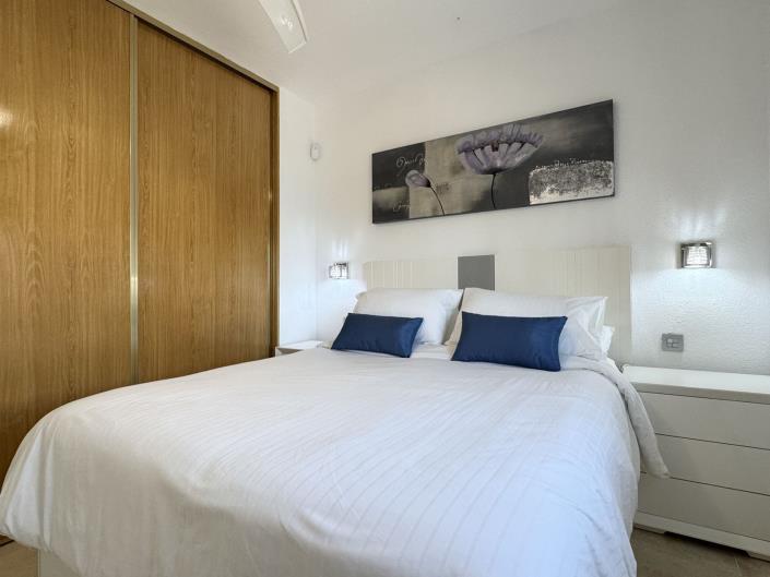 Image No.18-3 Bed Townhouse for sale