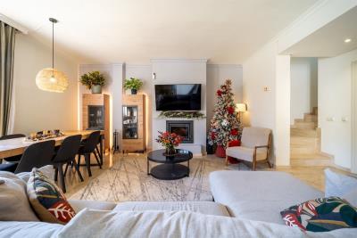 0-9a73ad0a57b4354c2b6c8eec813cdbf8