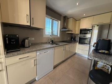 10-75bef5f12e72a6d65f05a48dacffbe42