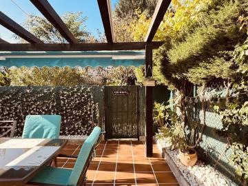 15-e65d437abef3cdae9b514eeeb695a8b9