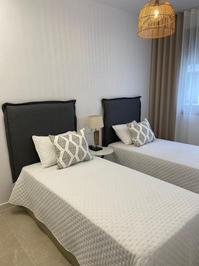 Image No.22-3 Bed Townhouse for sale