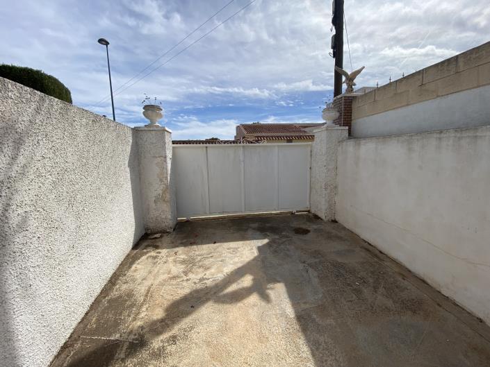 Image No.9-2 Bed House/Villa for sale