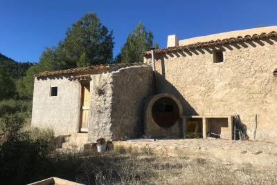 Maison de campagne de 5 chambres à vendre à Moratalla