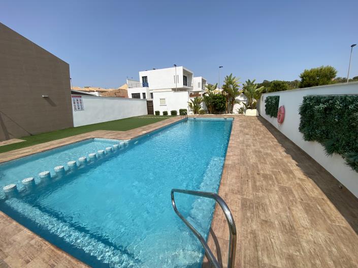 Image No.50-2 Bed Apartment for sale