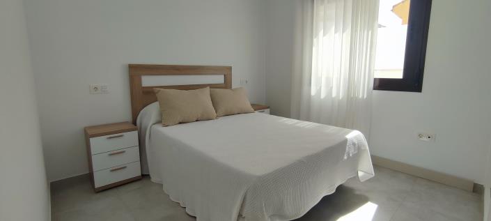 Image No.21-3 Bed Apartment for sale