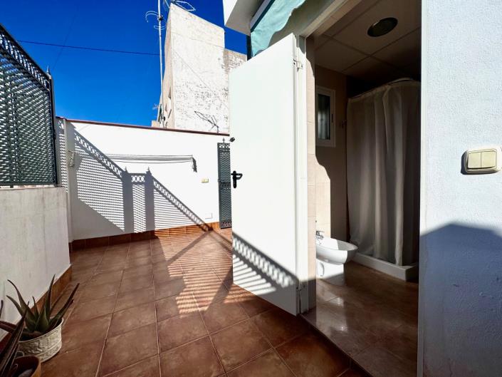 Image No.3-4 Bed House for sale