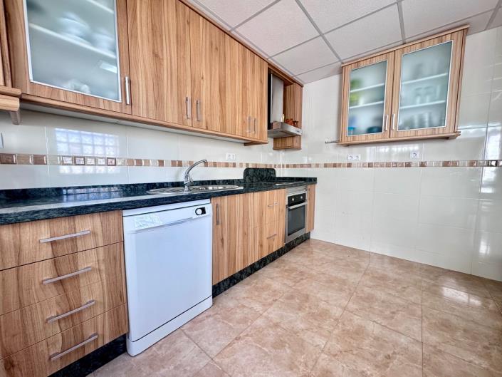 Image No.14-4 Bed House for sale