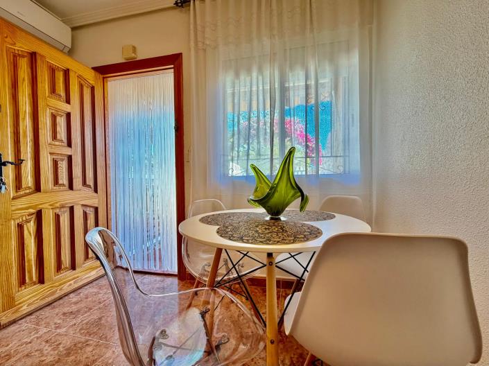 Image No.6-2 Bed Townhouse for sale