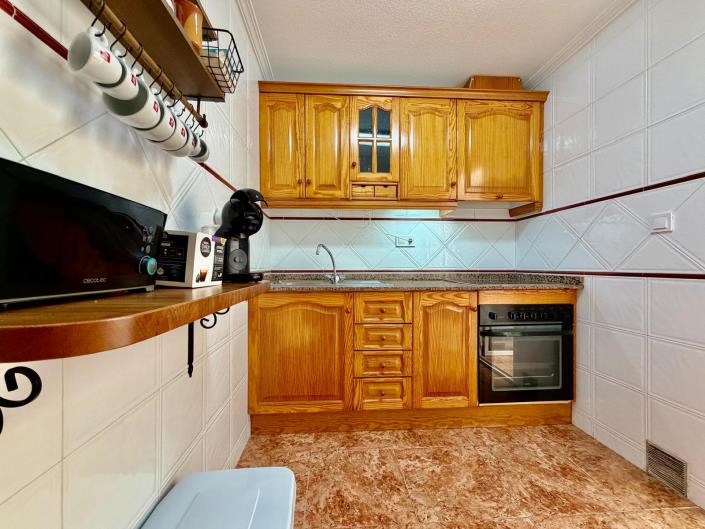 Image No.12-2 Bed Townhouse for sale