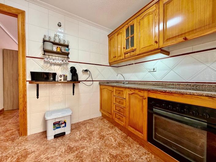 Image No.13-2 Bed Townhouse for sale