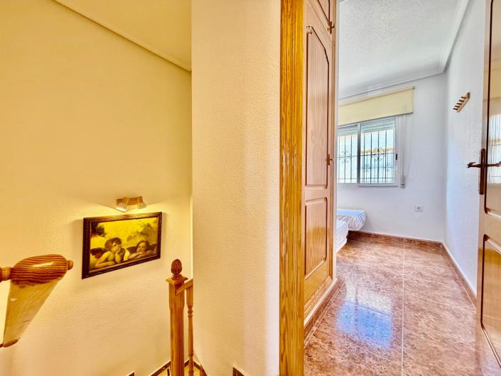 Image No.21-2 Bed Townhouse for sale